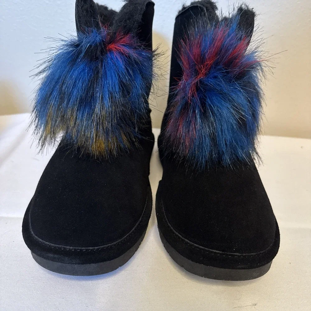 BEARPAW boots Libby Suede Sheepskin & wool Black With Multicolor Pom Size 10 NEW